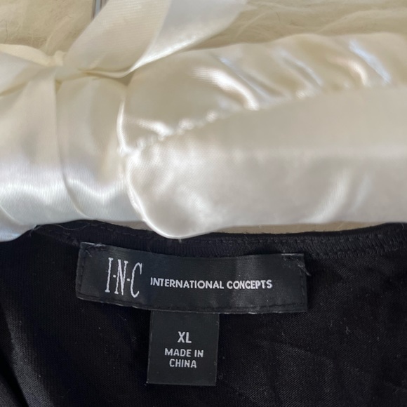 INC black and pink short sleeve blouse w/ flattering front pleat wear in/out XL - Picture 2 of 4